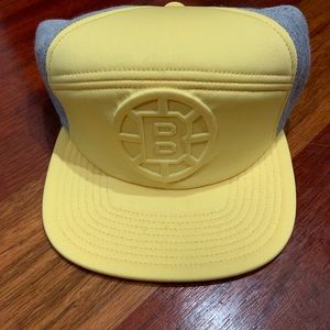 Mitchell & Ness Boston Bruins SnapBack hat